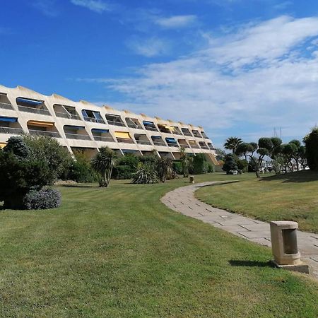 40M With Terrace In A Residence With Pool Le Grau-du-Roi Exterior photo